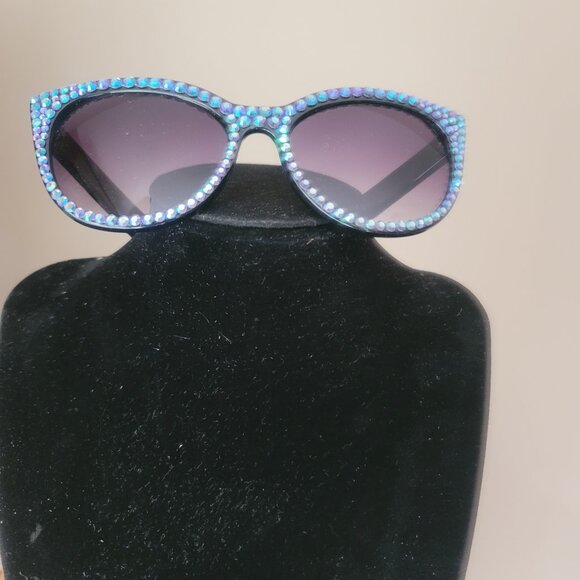 KIRKS FOLLY - Sunglasses. Brand New. Ohhhh so sparkly! - Picture 3 of 6